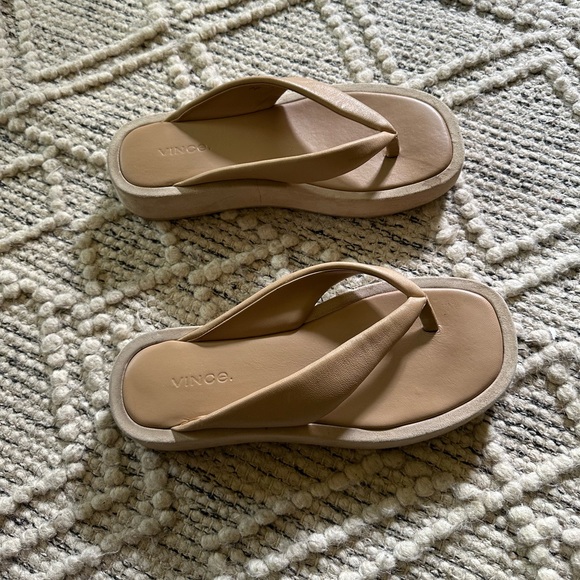 Vince Nell Leather and Suede Flipflops - Picture 3 of 9